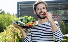 Bio-Essen in Blumentöpfen selbst anbauen: The Frenchie Gardener zeigt wie einfach Urban Gardening funktioniert