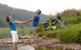 Weser-Radweg ist beliebtester Radfernweg Deutschlands und erobert Siegertreppchen Ergebnisse der ADFC-Radreiseanalyse 2022 digital präsentiert