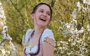 Seehotel Niedernberg: Pâtissière Katharina Flegler kann auch Weinprinzessin ©Seehotel Niedernberg