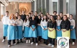 24 Lernende der SV Group nehmen 2022 am «Chiefs for a Week» teil und führen das Restaurant Chreis 14 am Flughafen Zürich in Eigenregie