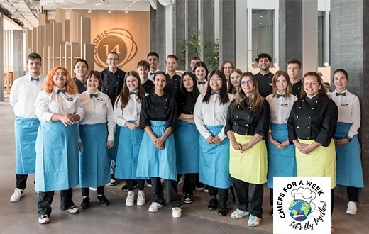 24 Lernende der SV Group nehmen 2022 am «Chiefs for a Week» teil und führen das Restaurant Chreis 14 am Flughafen Zürich in Eigenregie