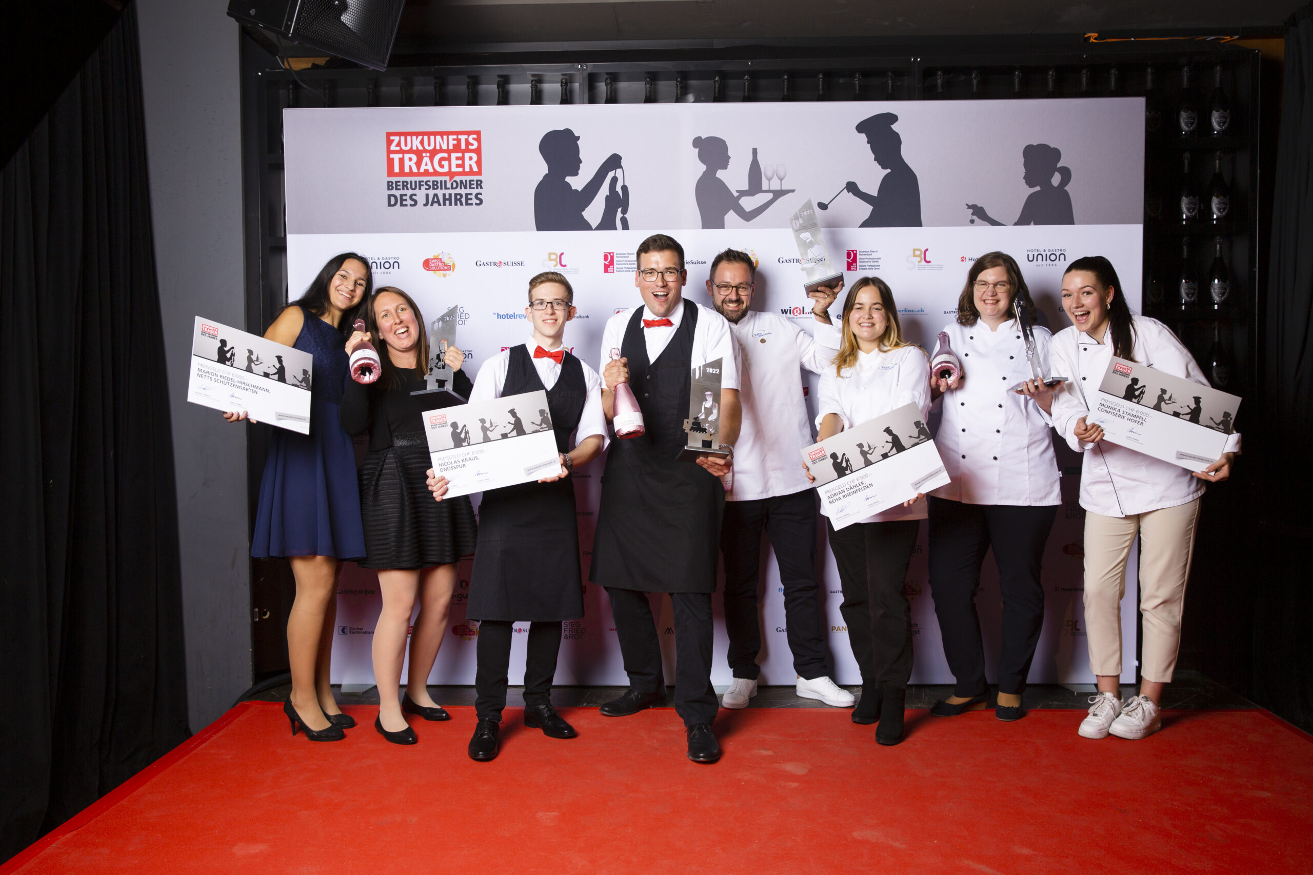 Die Zukunftsträger 2022 (von links): Beatriz Silva, Marion Riedel-Hirschmann, Jérôme Streiff, Nicolas Kraus, Adrian Dähler, Lena Schraner, Monika Stampfli und Laura Schürch.
