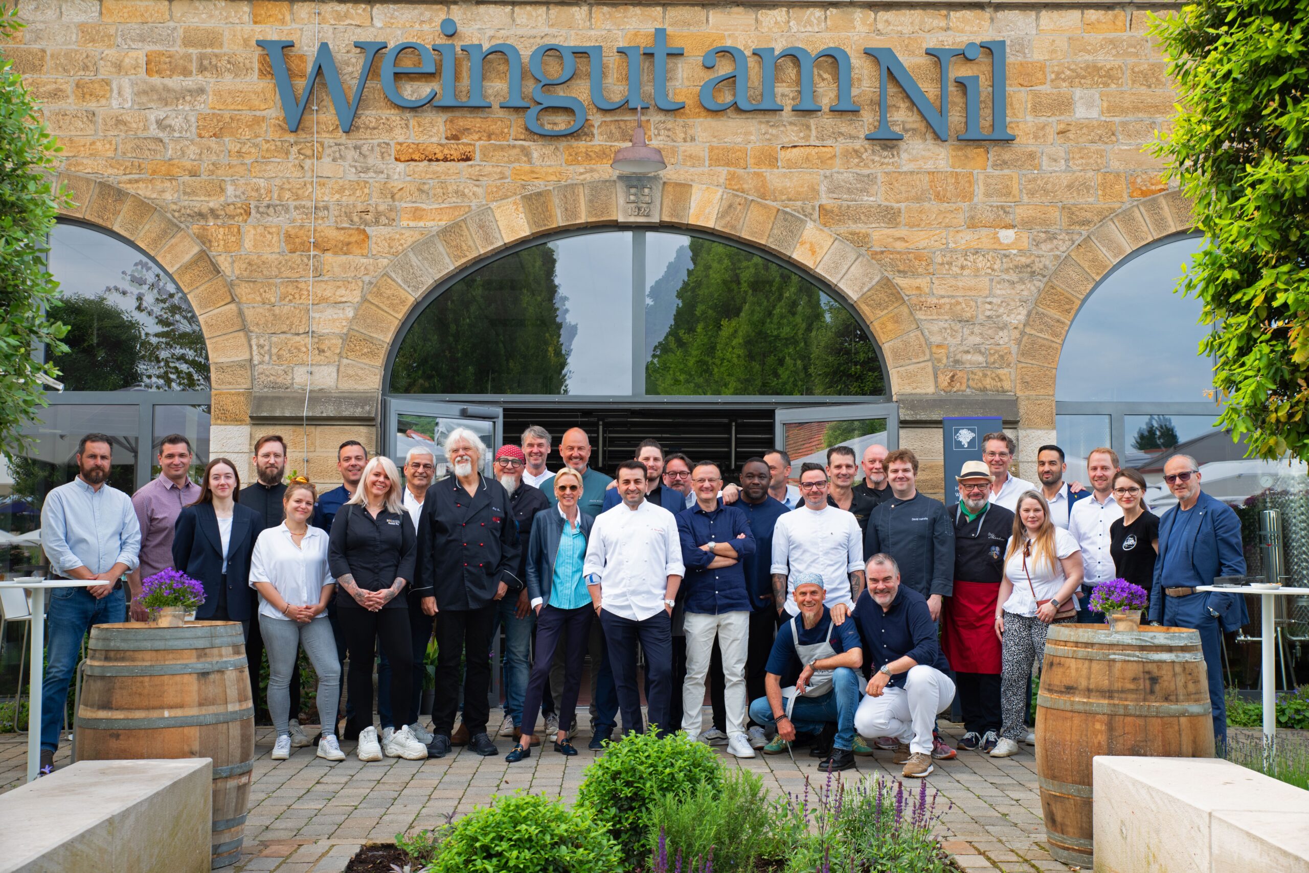 Die Spitzenköche und -winzer beim diesjährigen Löwenfestival auf dem Weingut am Nil. © VILA VITA Marburg