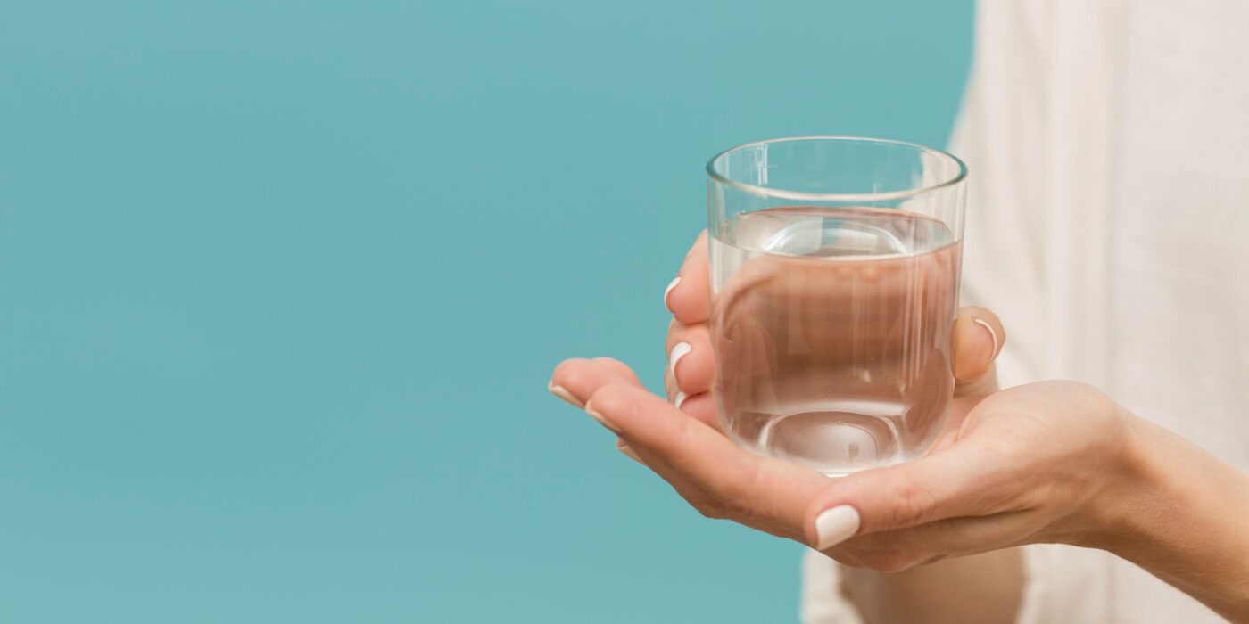 Wasser trinken am Morgen