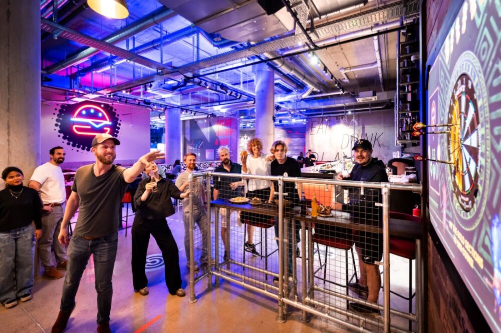 Elektrisierende Premiere: Electric Social Arcade Kitchen & Bar in Berlin hat eröffnet. Copyright: BdS, bzw. Electric Social