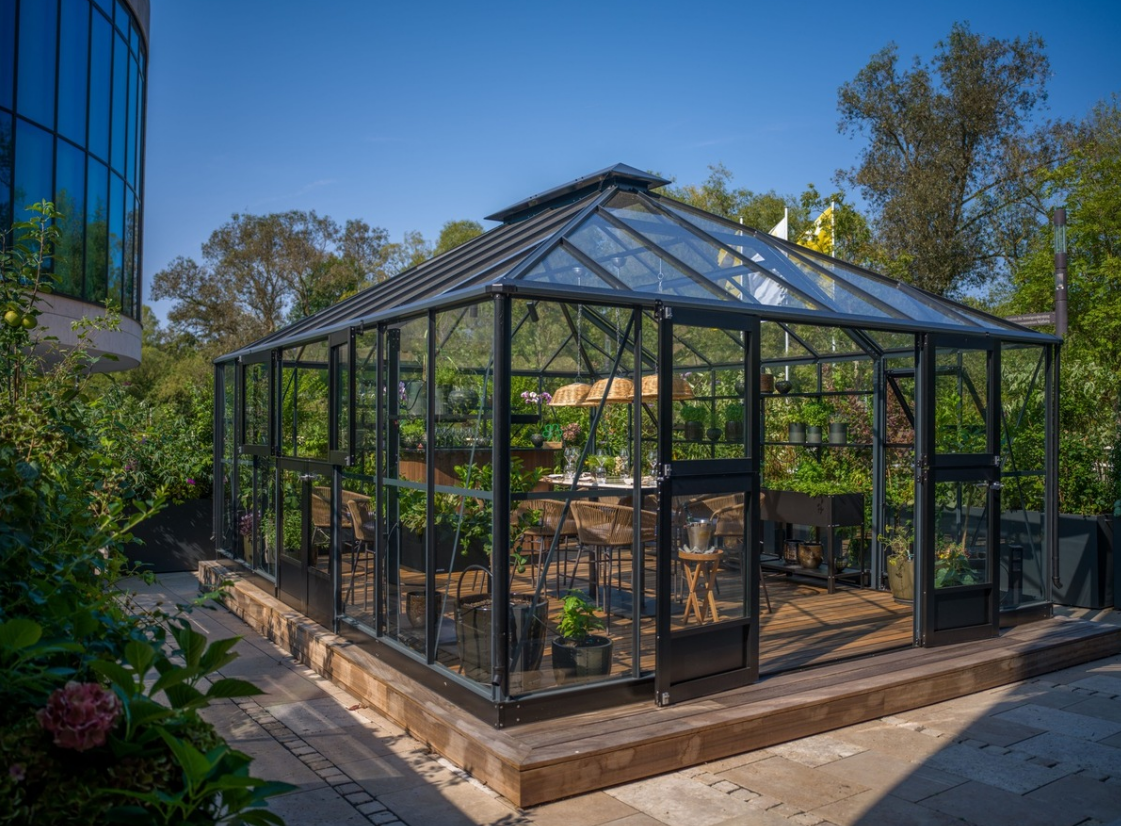 Einstimmen auf grüne Spitzengastronomie: Das neue Green House des Marburger Esszimmers © VILA VITA Marburg