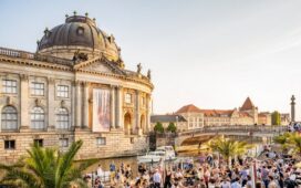 Berlin Museumsinsel mit Bode-Museum und Tanzfläche Monbijoupark, Copyright: germany.travel/de