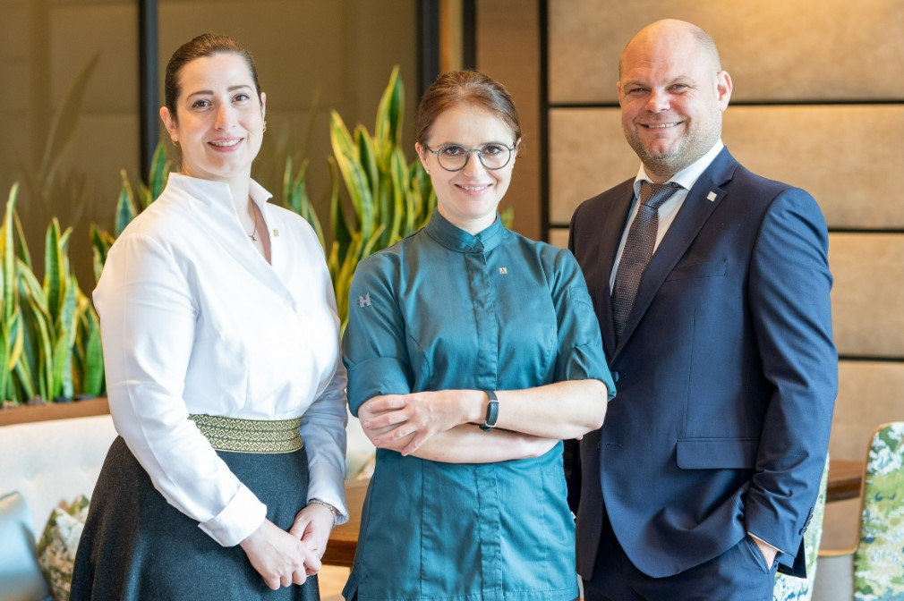 Das Team im Restaurant Überfahrt wächst: Marie Christin Baunach, Cornelia Fischer und Johannes Gahberger (v.l.n.r.)