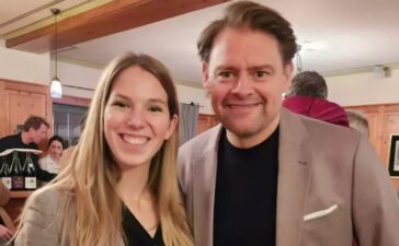 Deutsche Weinprinzessin Julia Lambrich beim Burda-Weintest mit Comedian Max Giermann.