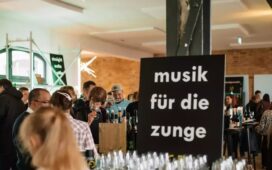 In den Koppel Lofts Berlin bot die Generation Riesling den Fachbesucher/innen mit ihren Weinen "Musik für die Zunge".