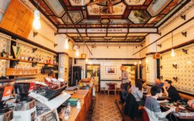 Innenraum des Café Dankbar Leipzig