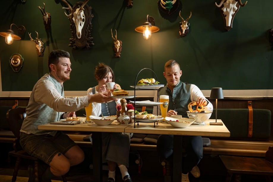Platzl Hotels: Trachtenbrunch und Tapas