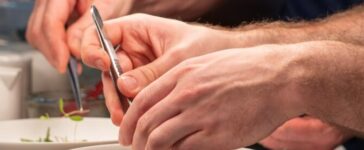 Fingerspitzengefühl bei der Zubereitung – © Palais Coburg