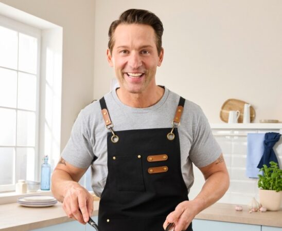 Sternekoch Alexander Kumptner präsentiert die neue CROFTON Kochkollektion.