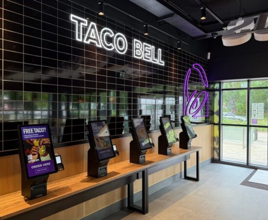 Taco Bell expandiert nach Bayern - mit einem exklusiven Partner: Die Lehmann Holding hält die Gebietslizenz für den Freistaat und plant bis 2031 mindestens 15 Standorte. Den Anfang machen zwei Filialen in München, in Riem und Freiham.