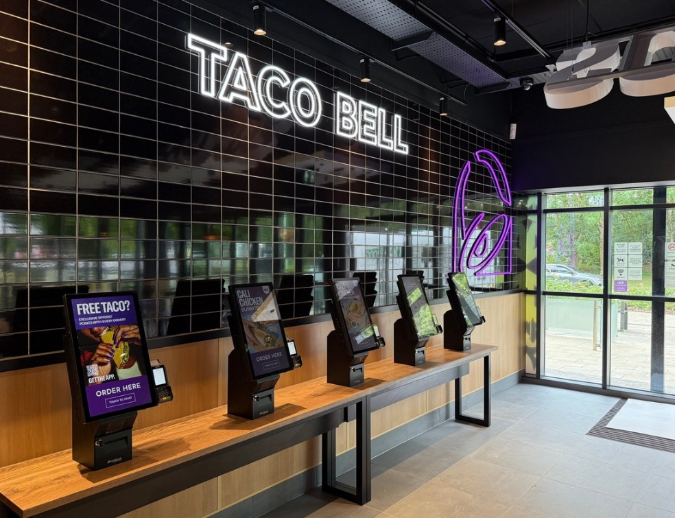 Taco Bell expandiert nach Bayern - mit einem exklusiven Partner: Die Lehmann Holding hält die Gebietslizenz für den Freistaat und plant bis 2031 mindestens 15 Standorte. Den Anfang machen zwei Filialen in München, in Riem und Freiham.